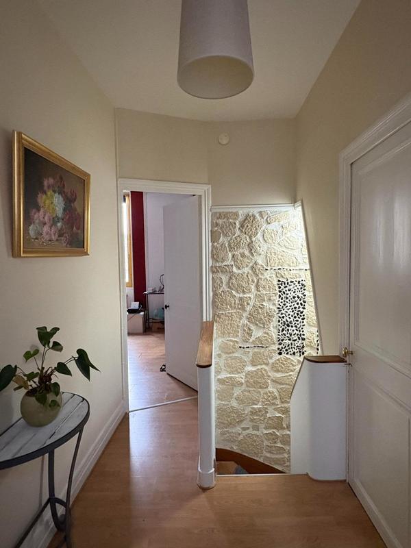 Maison - 214 m² - 9 pièces