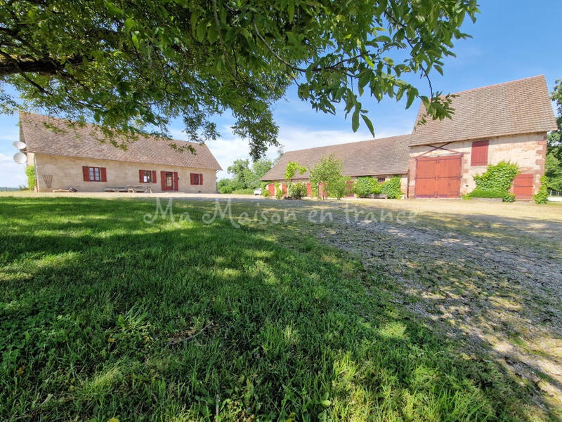 Maison - 157 m² - 11 pièces