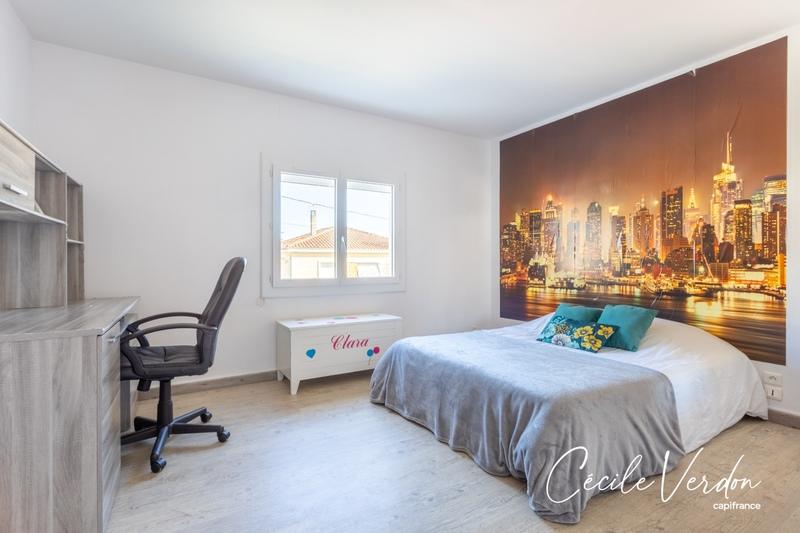 Maison - 177 m² - 8 pièces