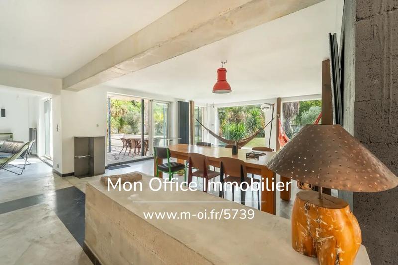 Villa - 240 m² - 5 pièces