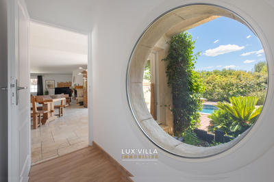 Maison - 251 m² - 8 pièces