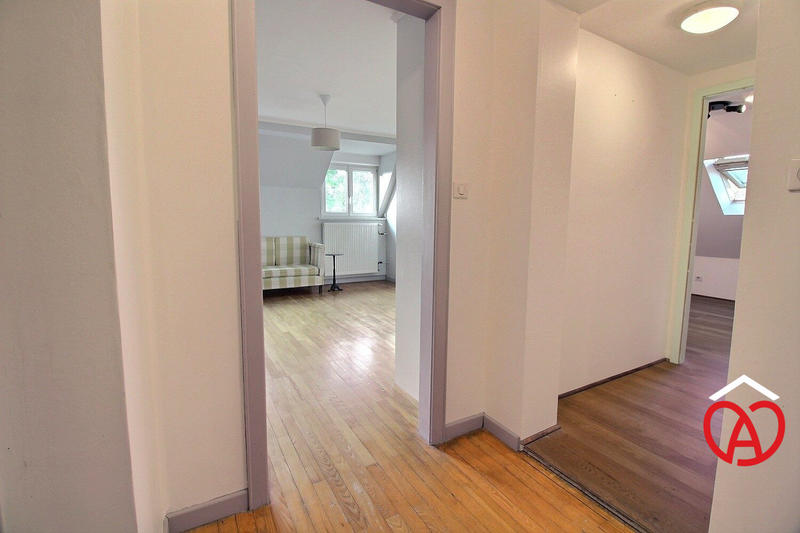 Maison - 216 m² - 8 pièces