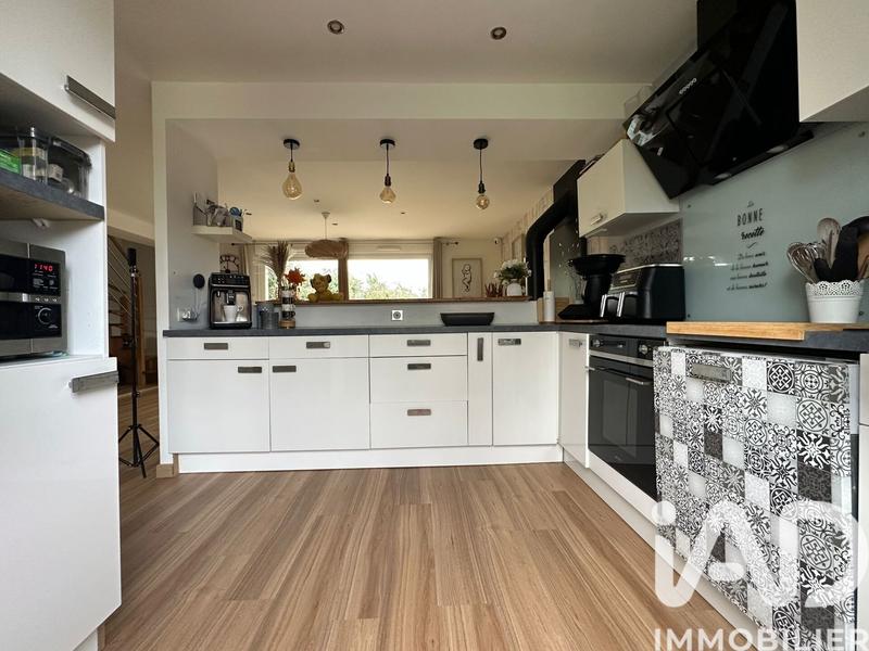 Maison - 98 m² - 5 pièces