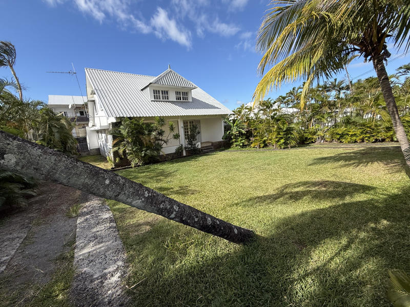 Maison - 202 m² - 7 pièces