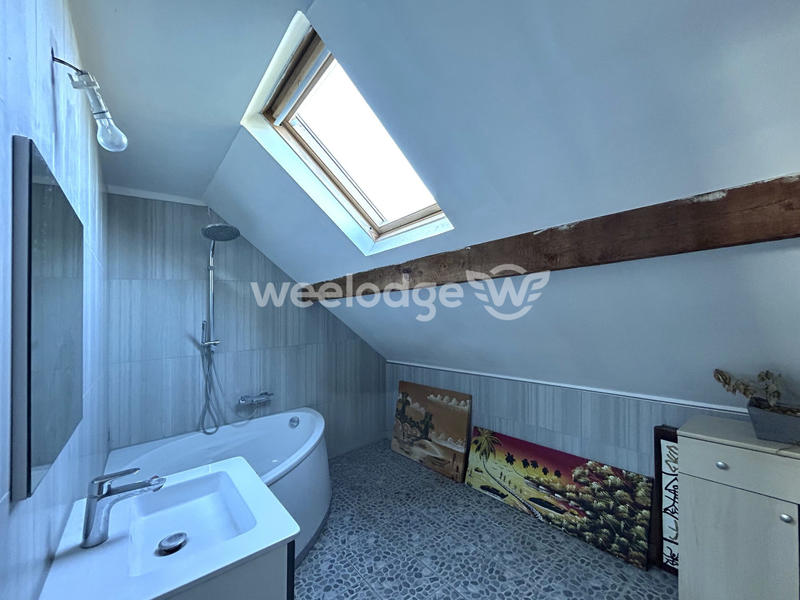 Maison - 180 m² - 9 pièces