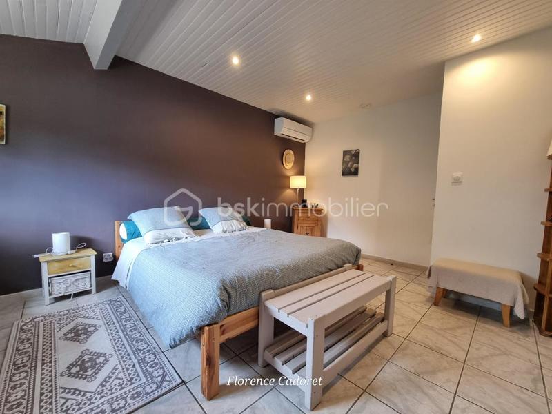 Villa - 239 m² - 8 pièces