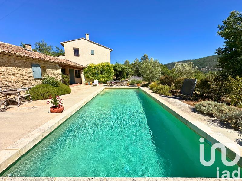 Maison - 200 m² - 6 pièces