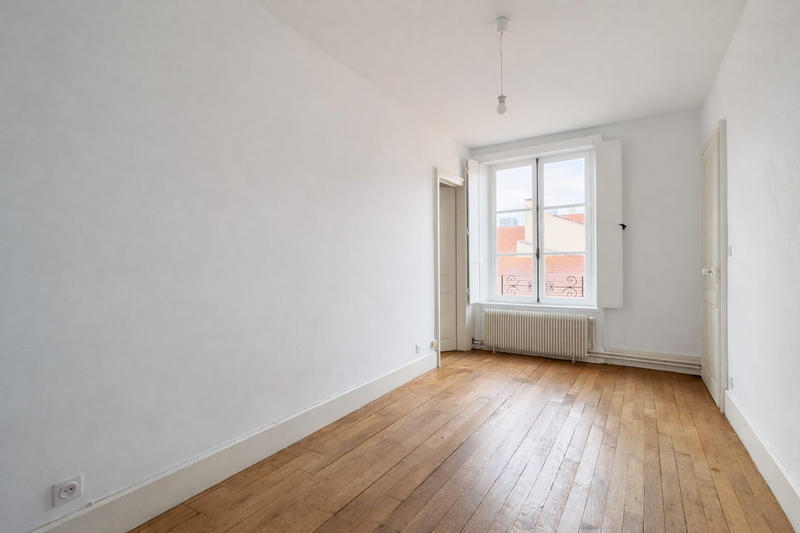 Appartement - 145 m² - 6 pièces