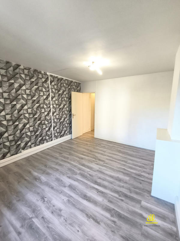 Maison - 94 m² - 5 pièces