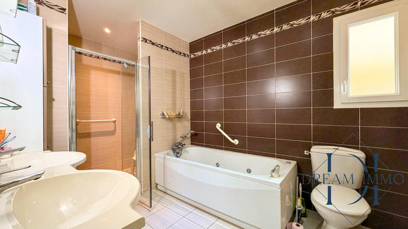 Maison contemporaine - 143 m² - 5 pièces