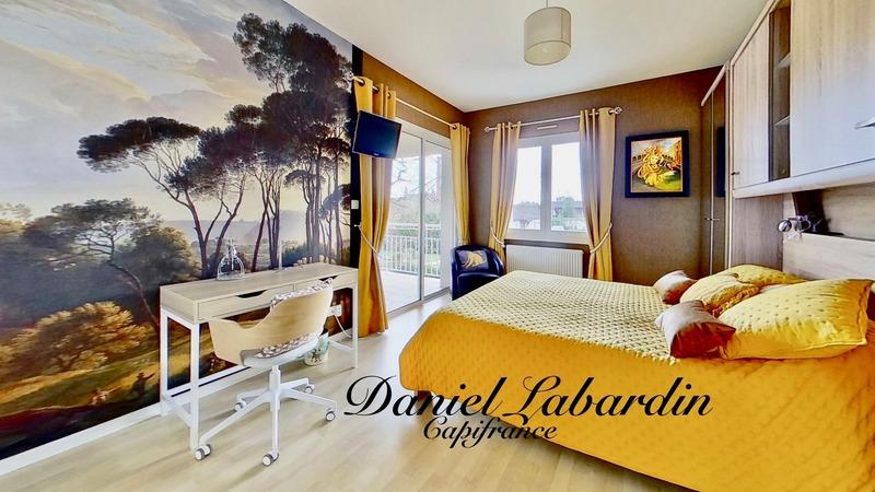 Villa - 220 m² - 7 pièces