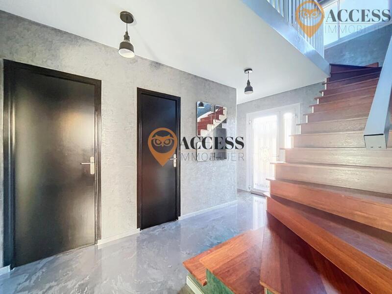 Maison - 218 m² - 8 pièces