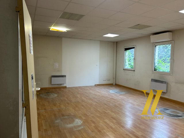 Local d'activités - 265 m²