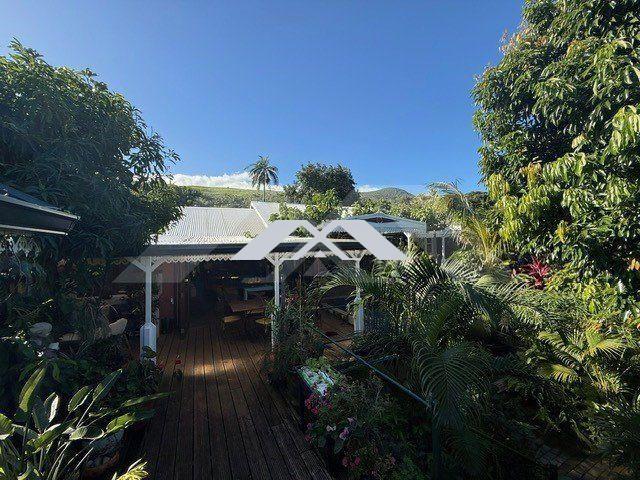 Maison - 200 m² - 5 pièces