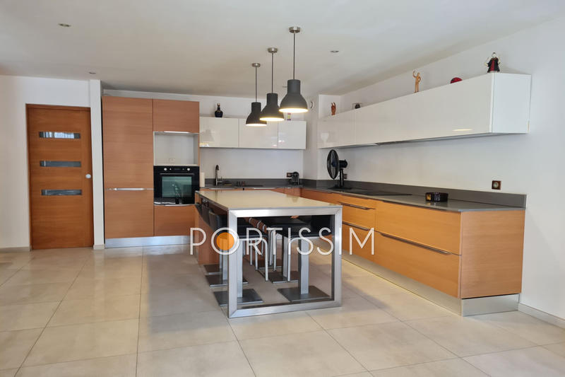 Appartement - 93 m² - 3 pièces