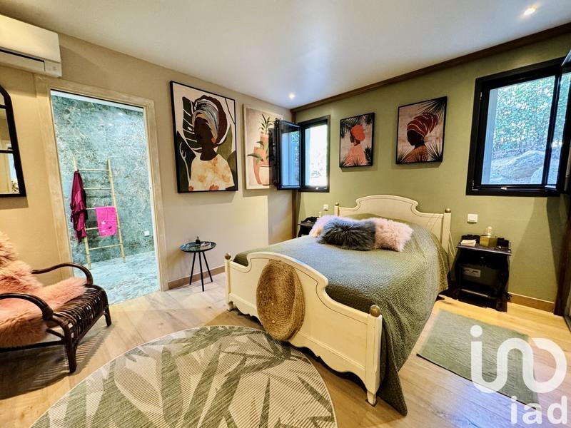 Maison - 243 m² - 5 pièces