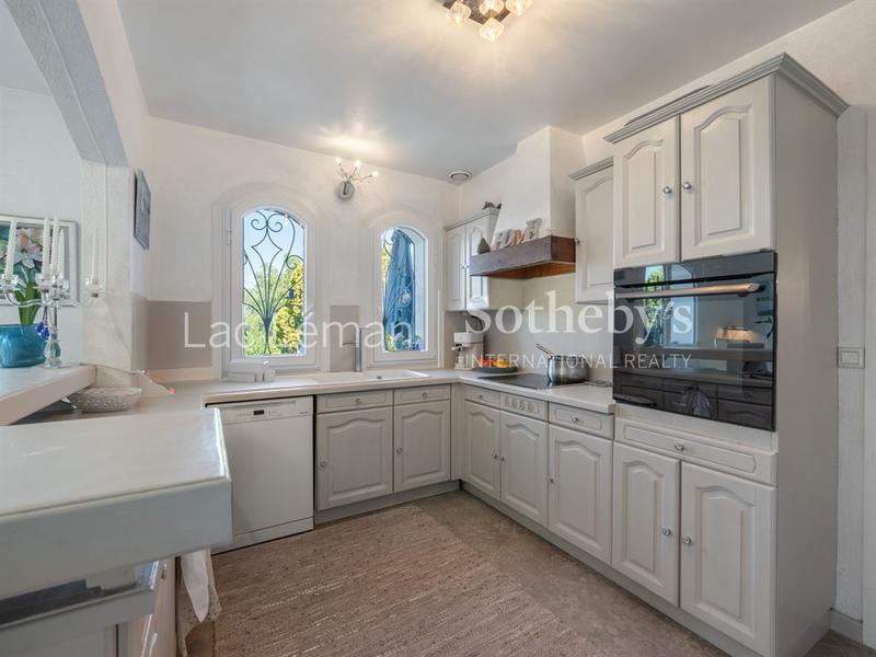 Maison - 180 m² - 6 pièces