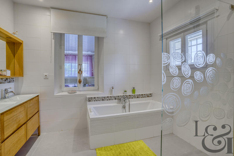 Maison - 196 m² - 5 pièces