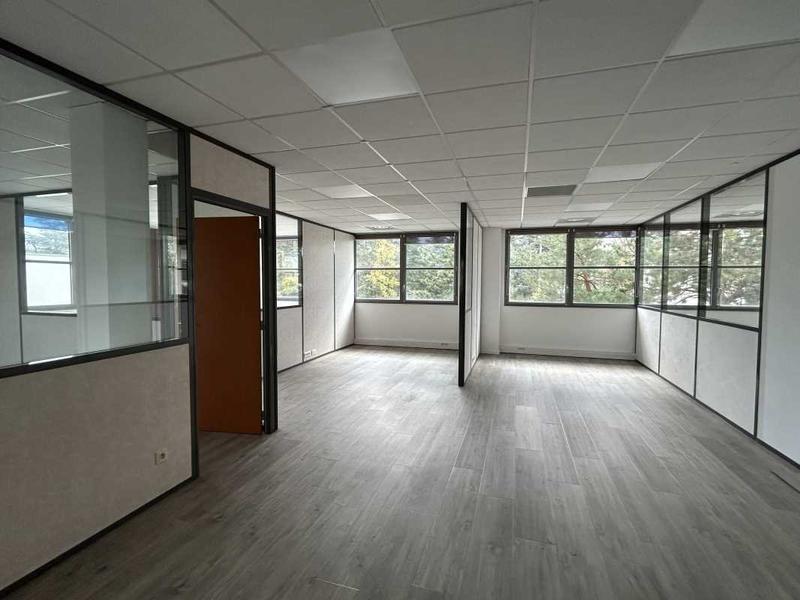 Bureau - 182 m²