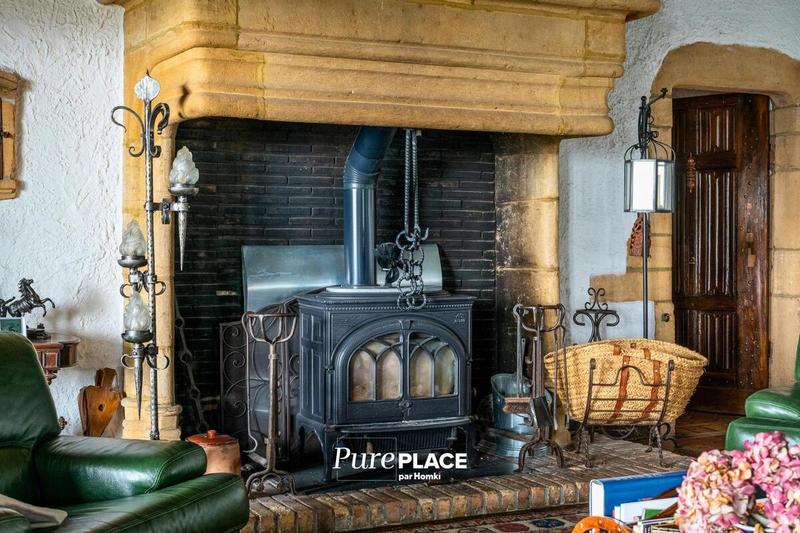 Maison en pierre - 262 m² - 6 pièces