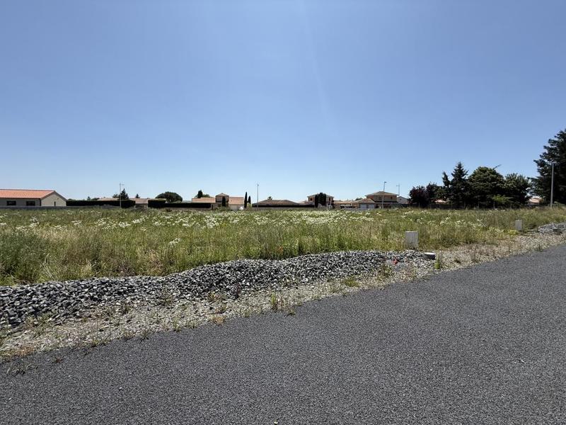 Terrain constructible - 750 m²