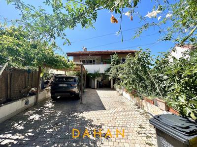 Villa - 255 m² - 6 pièces