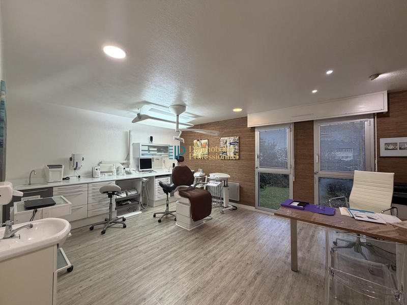 Bureau - 76 m² - 5 pièces