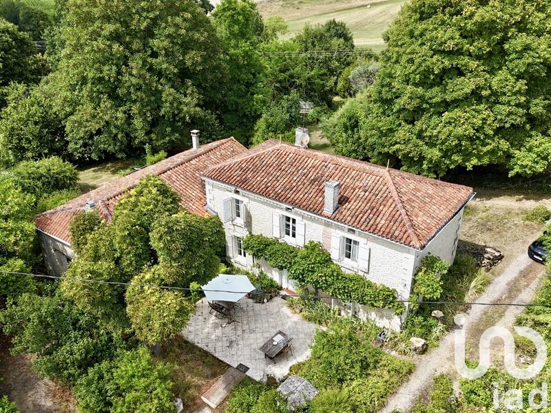 Maison - 227 m² - 7 pièces