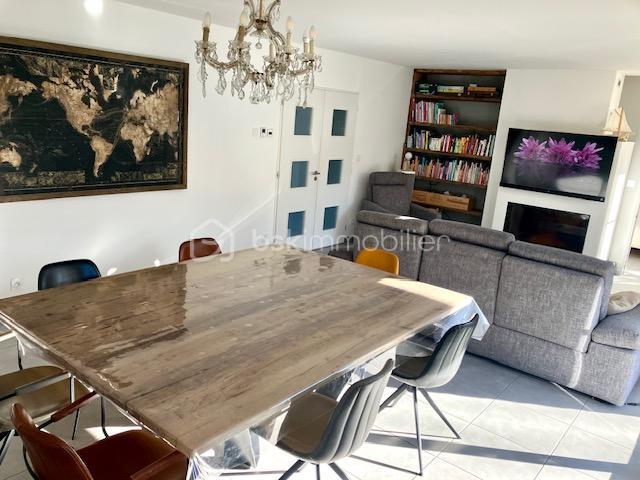 Maison - 199 m² - 6 pièces