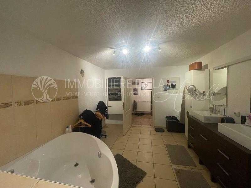 Local d'activités - 260 m² - 10 pièces