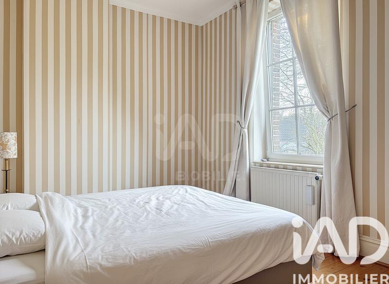 Maison - 238 m² - 9 pièces