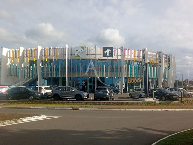 Local commercial - 191 m² - 7 pièces