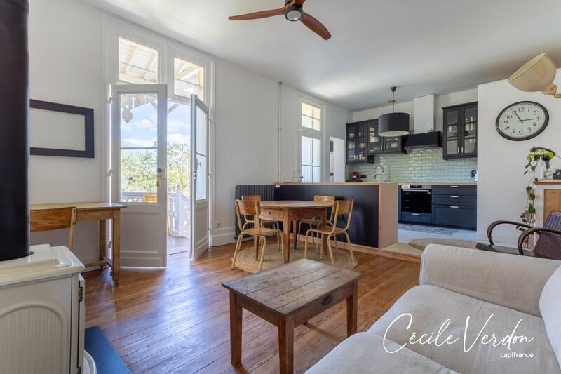 Maison en pierre - 200 m² - 8 pièces