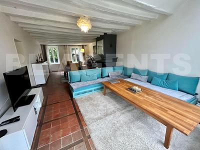 Briarde - 269 m² - 10 pièces