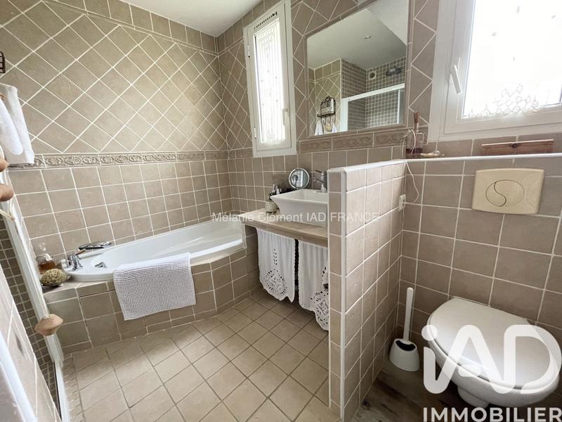 Maison - 227 m² - 10 pièces