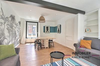 Appartement - 90 m² - 5 pièces