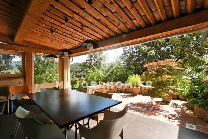 Maison - 215 m² - 7 pièces