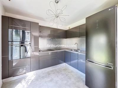 Appartement - 80 m² - 4 pièces