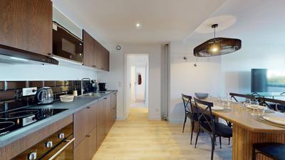 Appartement - 99 m² - 6 pièces