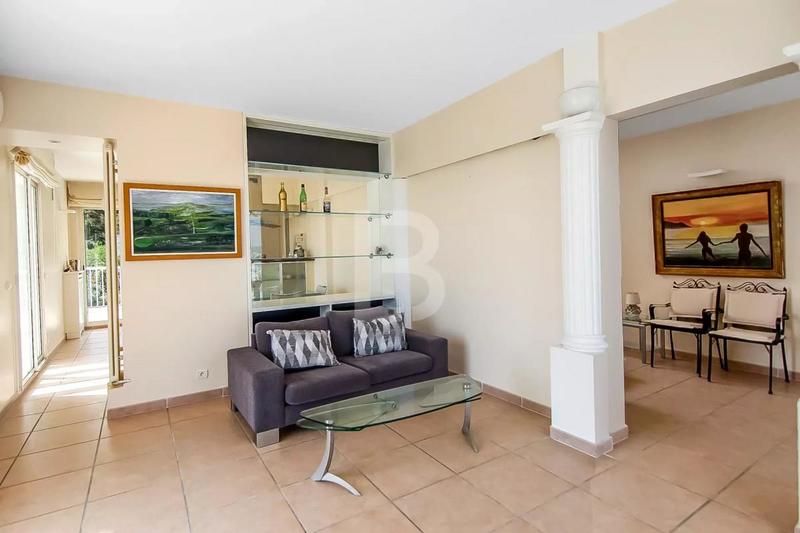 Appartement - 85 m² - 3 pièces