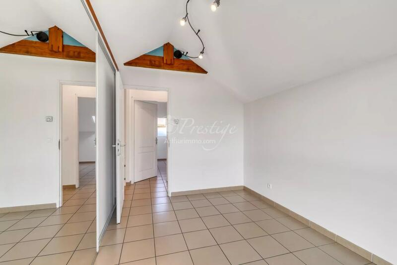 Maison - 168 m² - 8 pièces