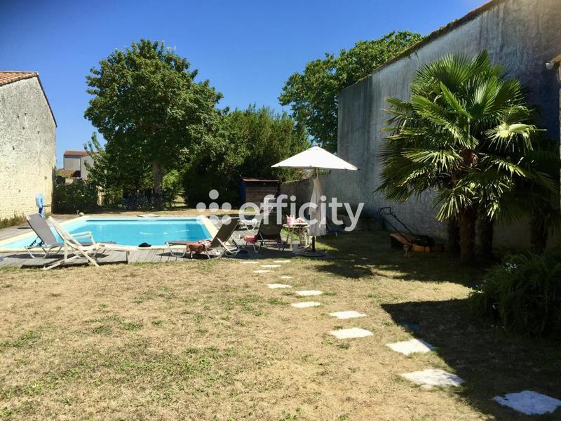 Maison - 215 m² - 9 pièces