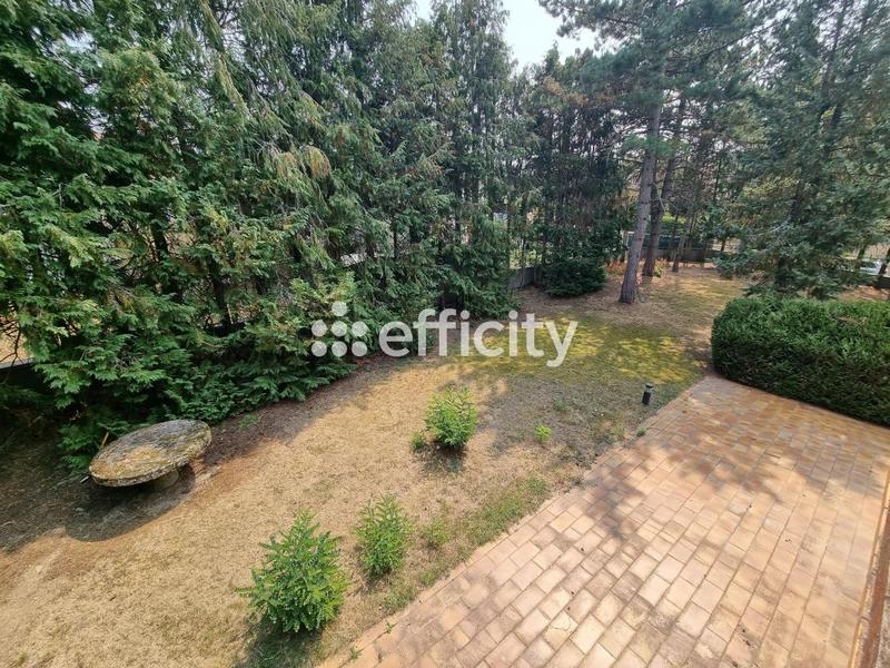 Maison - 272 m² - 11 pièces