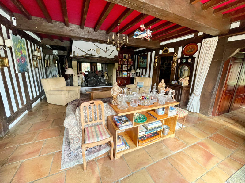 Propriété - 265 m² - 6 pièces