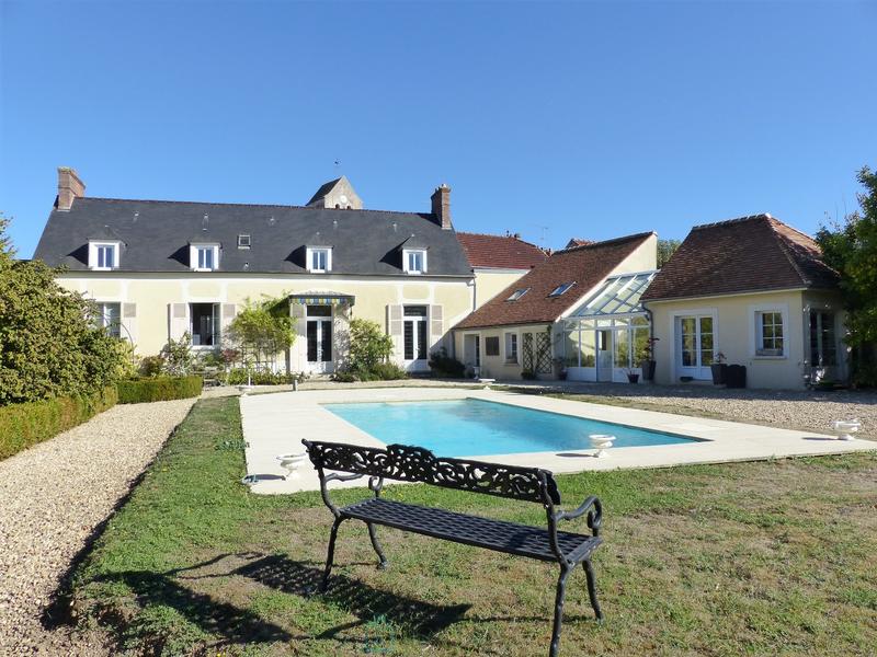 Maison - 413 m² - 10 pièces