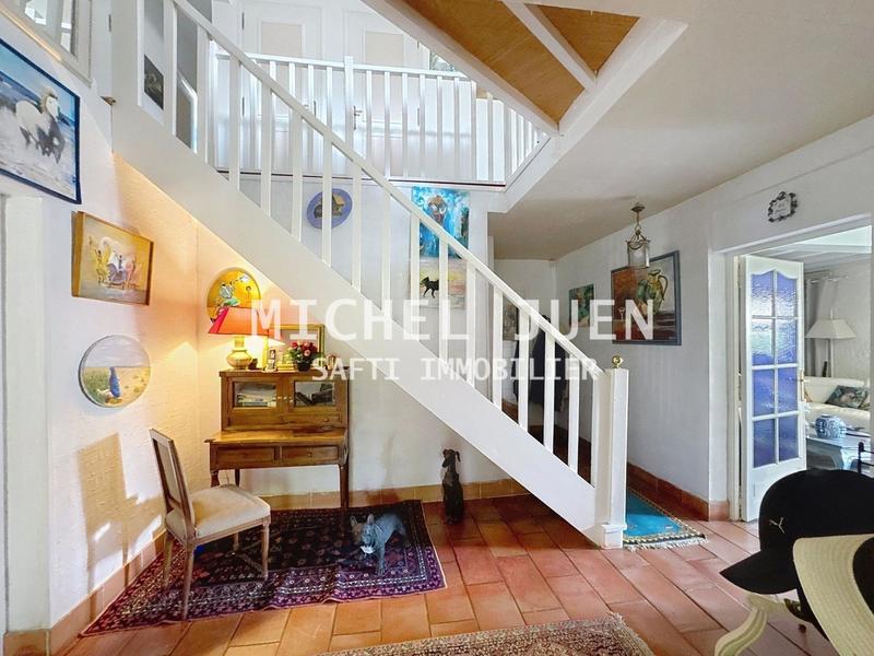 Maison - 232 m² - 6 pièces