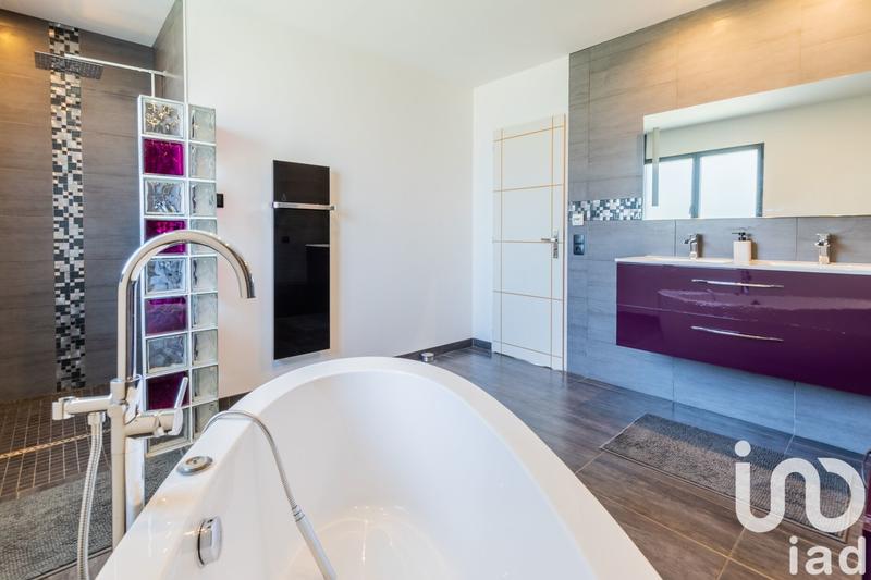 Maison - 195 m² - 6 pièces