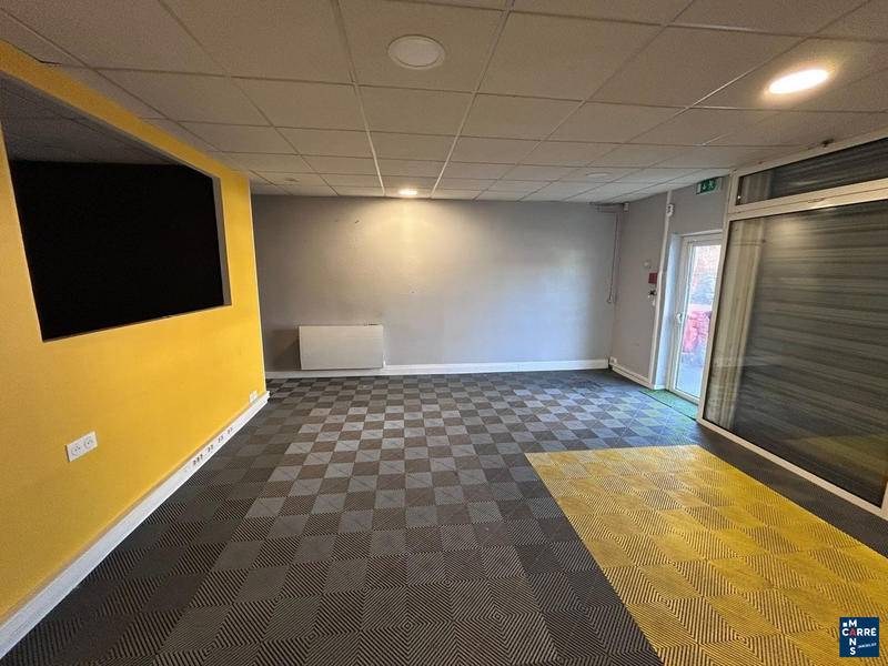 Local commercial - 595 m²