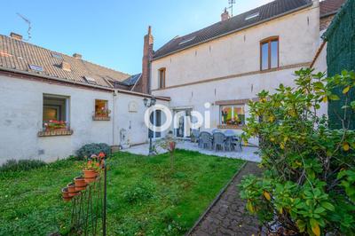 Maison - 208 m² - 8 pièces