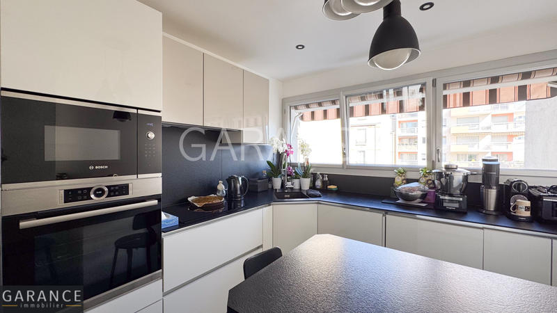 Appartement - 95 m² - 4 pièces